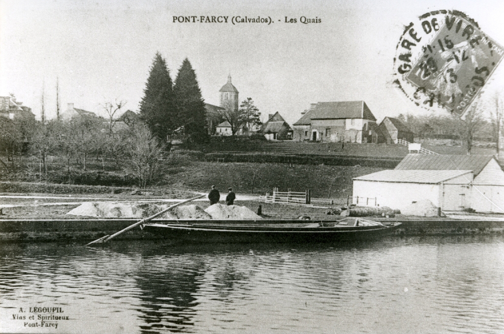 19131229 PONT-FARCY Les Quais.jpg